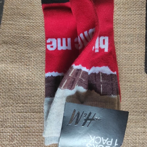 SOCKS - Picture 3 of 5